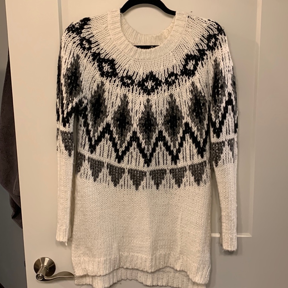 Oversized comfy sweater - size small